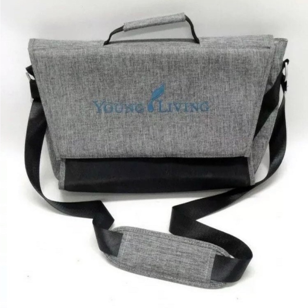 Young Living LIMITED ED 2017 Convention Messenger Bag Tote Organizer POCKETS